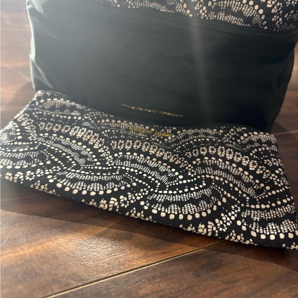 Victoria’s Secret Black Lace Print Travel Lingerie Organizer Bag Set - Picture 5 of 6